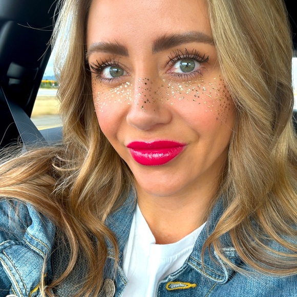 Meet your Posher, Holly - Picture 1 of 1